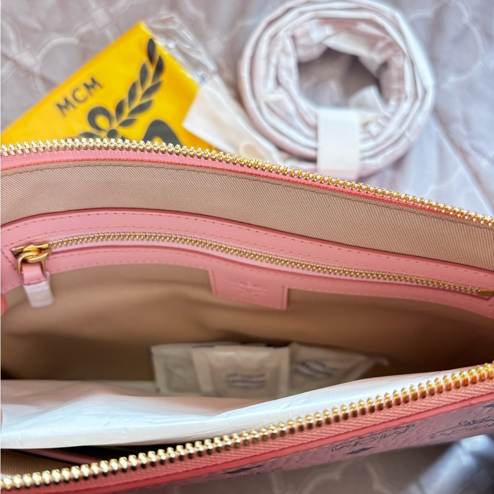 mcm shoulder bag - Picture 2 of 5
